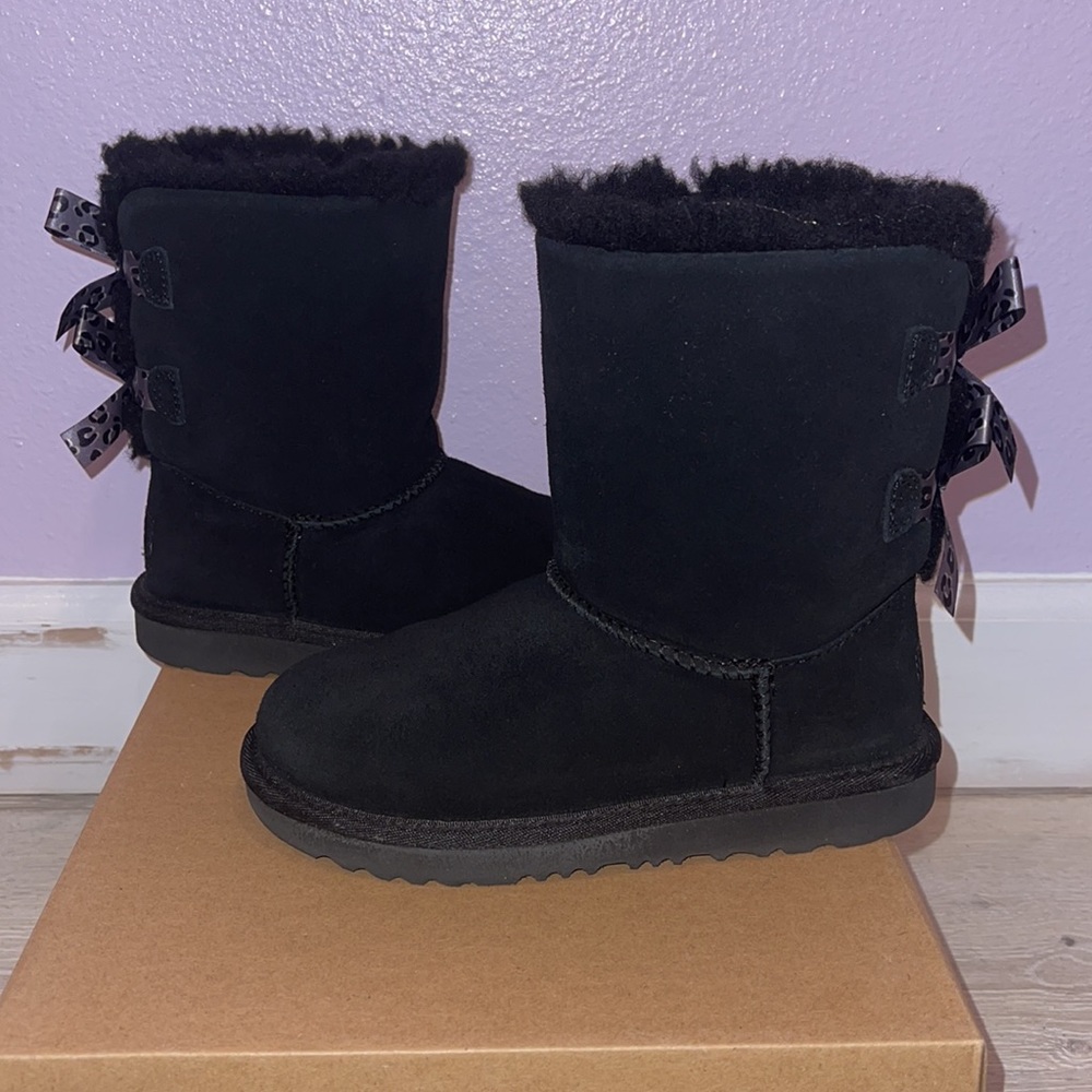 BRAND NEW Girls Black Ugg’s - Picture 12 of 16